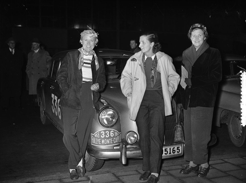 Deelnemers Rally Monte Carlo passeren Amsterdam, Bestanddeelnr 907-5464