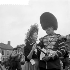 Deelnemers vierdaagse onderweg (eerste dag), Bestanddeelnr 908-7977