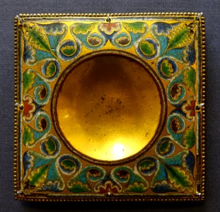 Decorative plaque with embossed depression, Cologne, c. 1190-1200, copper with enamel - Museum Schnütgen - Cologne, Germany - DSC09975