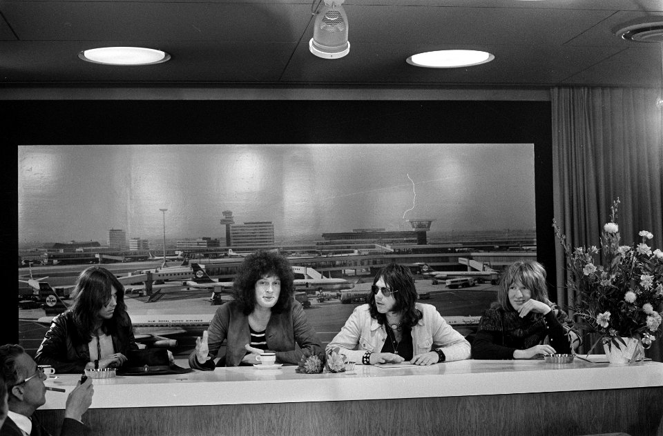 De persconferentie van The Golden Earrings op Schiphol, Bestanddeelnr 922-5731