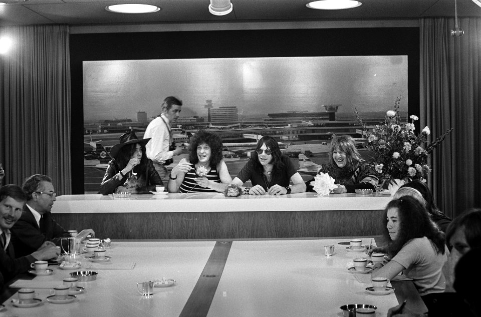 De persconferentie van The Golden Earrings op Schiphol, Bestanddeelnr 922-5734