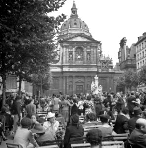 De Place de la Sorbonne met de universiteitskapel Ste Ursula, Bestanddeelnr 254-2112