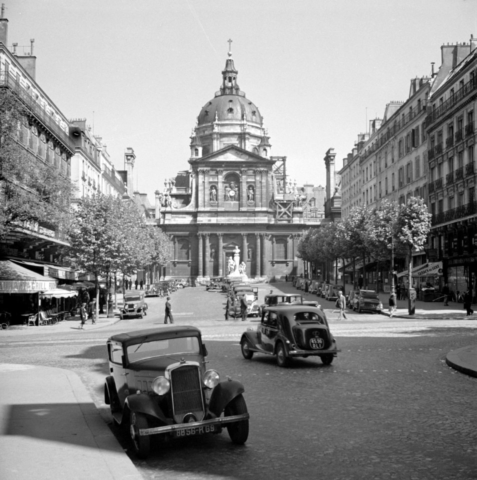 De Place de la Sorbonne met de universiteitskapel Ste Ursula, Bestanddeelnr 254-2118