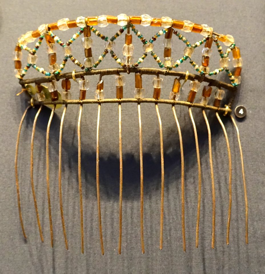 Decorative comb, unidentified - Nordiska museet - Stockholm, Sweden - DSC09752