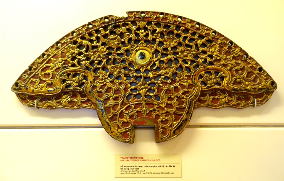 Decoration for hammock holder, Nguyen dynasty, 19th to early 20th century, crimson and gilded wood - National Museum of Vietnamese History - Hanoi, Vietnam - DSC05618