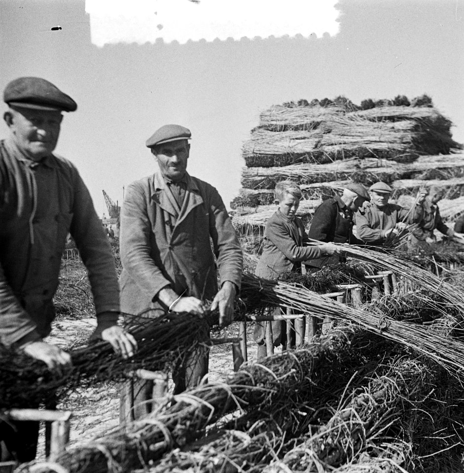De Schelphoek op Schouwen. Film aanmaak zinkstukken, Bestanddeelnr 905-8269