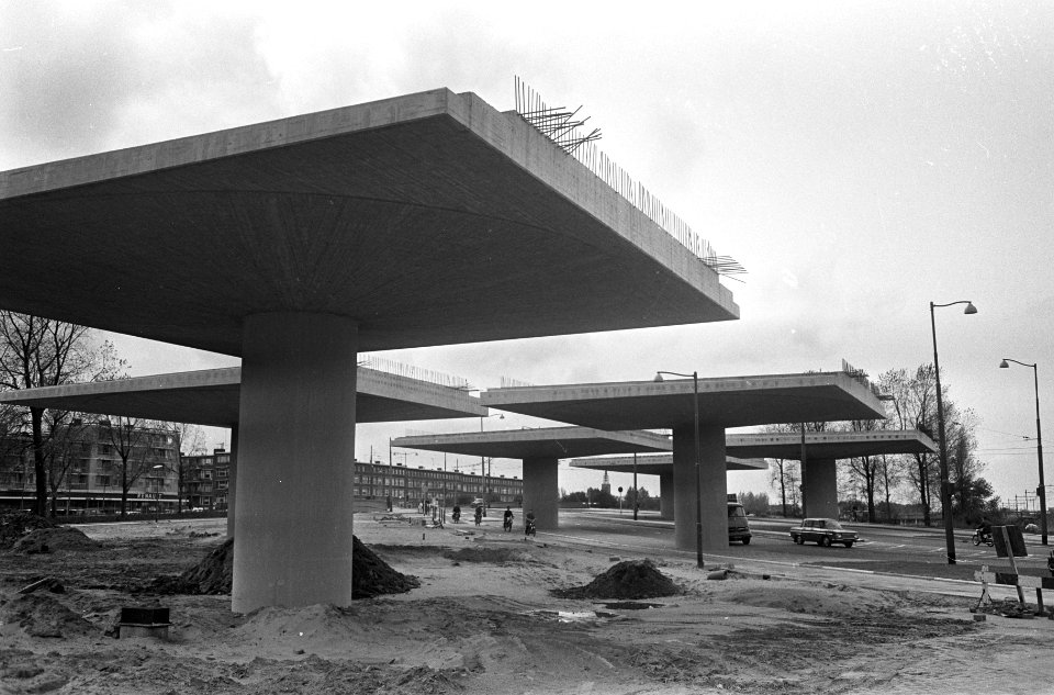 De Rotterdamse Ruit , zesbaansweg rondweg van Rotterdam. Ter hoogte van Overschi, Bestanddeelnr 920-7885