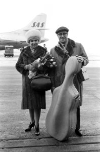 De Russische cellist Mstislav Rostropowitsj en zijn echtgenote Galina Visjrevska, Bestanddeelnr 914-7823