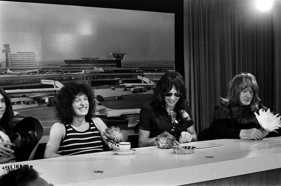 De persconferentie van The Golden Earrings op Schiphol, Bestanddeelnr 922-5733