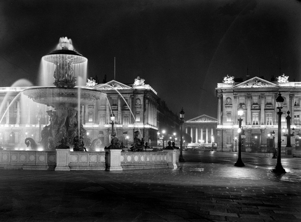 De Place de la Concorde in Parijs bij avond, Bestanddeelnr 254-5678