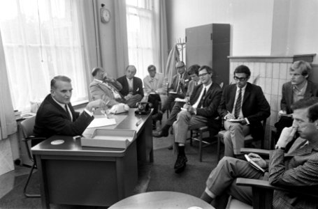 De persconferentie met commissaris P.L. Landman, Bestanddeelnr 922-5938