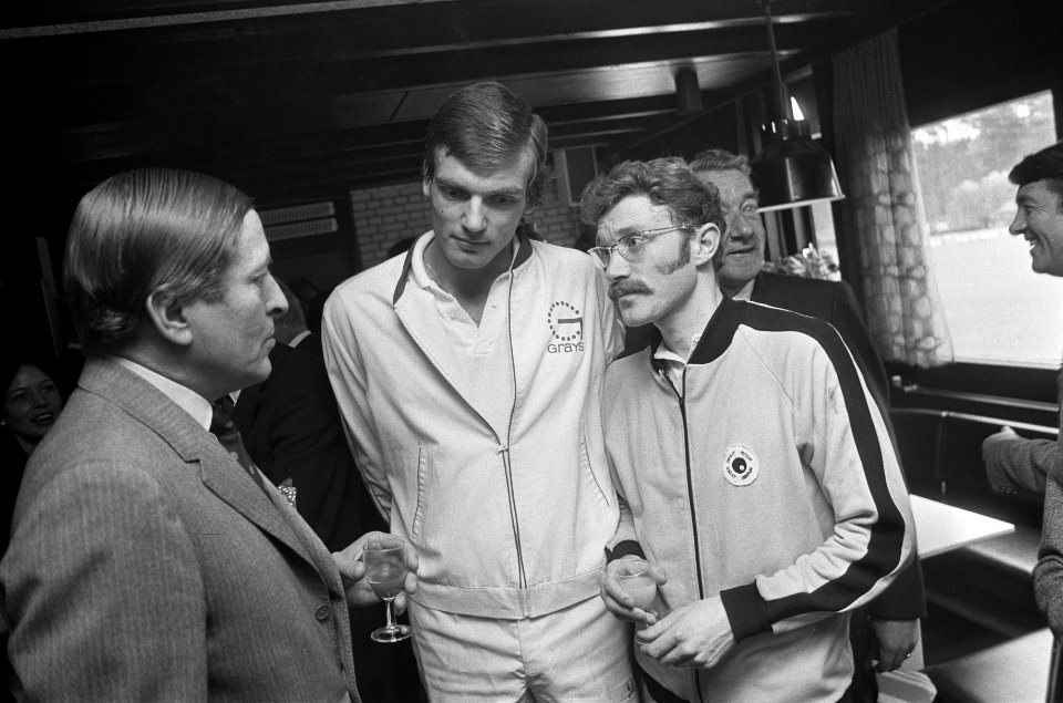 De prins praat met twee spelers, Bestanddeelnr 926-8157