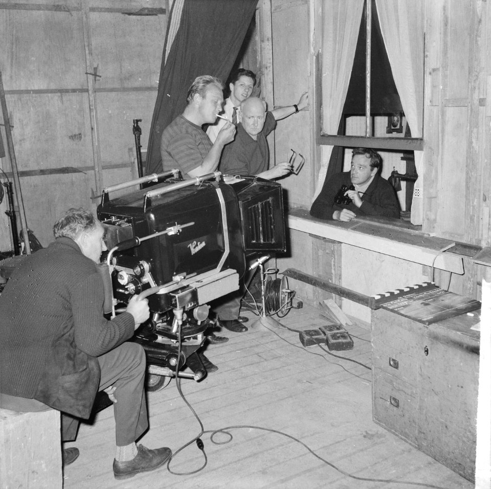 De overval in de Cinetonestudio begonnen, achter de camera Prosper Dekeukeleire,, Bestanddeelnr 914-2916
