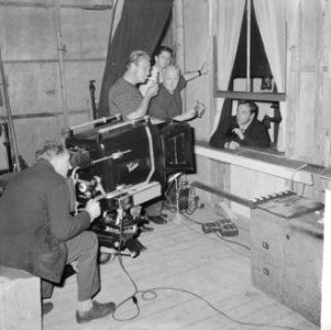 De overval in de Cinetonestudio begonnen, achter de camera Prosper Dekeukeleire,, Bestanddeelnr 914-2916