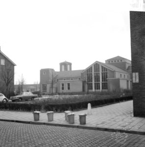De pastorie van de kerk van Onze Lieve Vrouwe van de Rozenkrans te Tongelre (Ein, Bestanddeelnr 918-7588