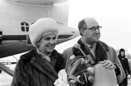 De Russische cellist Mstislav Rostropowitsj en zijn echtgenote Galina Visjrevska, Bestanddeelnr 914-7824