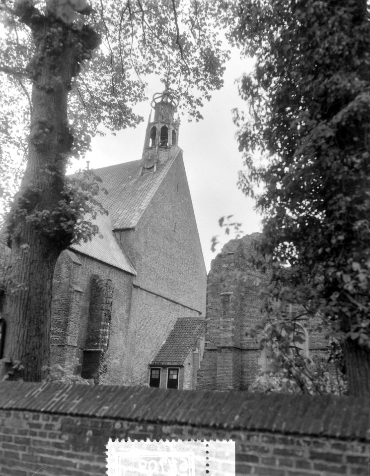 De Ruine en Kerk (Bergen NH) 16e eeuw, restauratie dit jaar, Bestanddeelnr 906-4709