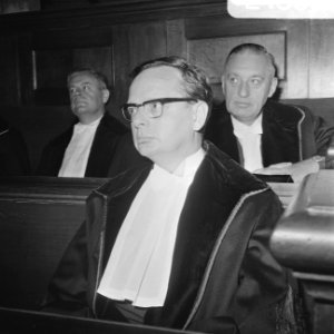 De scheidende rector magnificus prof. mr. J. v.d. Hoeven, Bestanddeelnr 921-6838