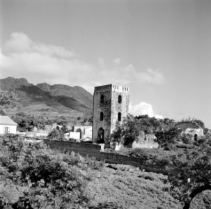 De ruïne van de gereformeerde kerk aan de Kerkweg in Oranjesstad op Sint Eustati, Bestanddeelnr 252-4070