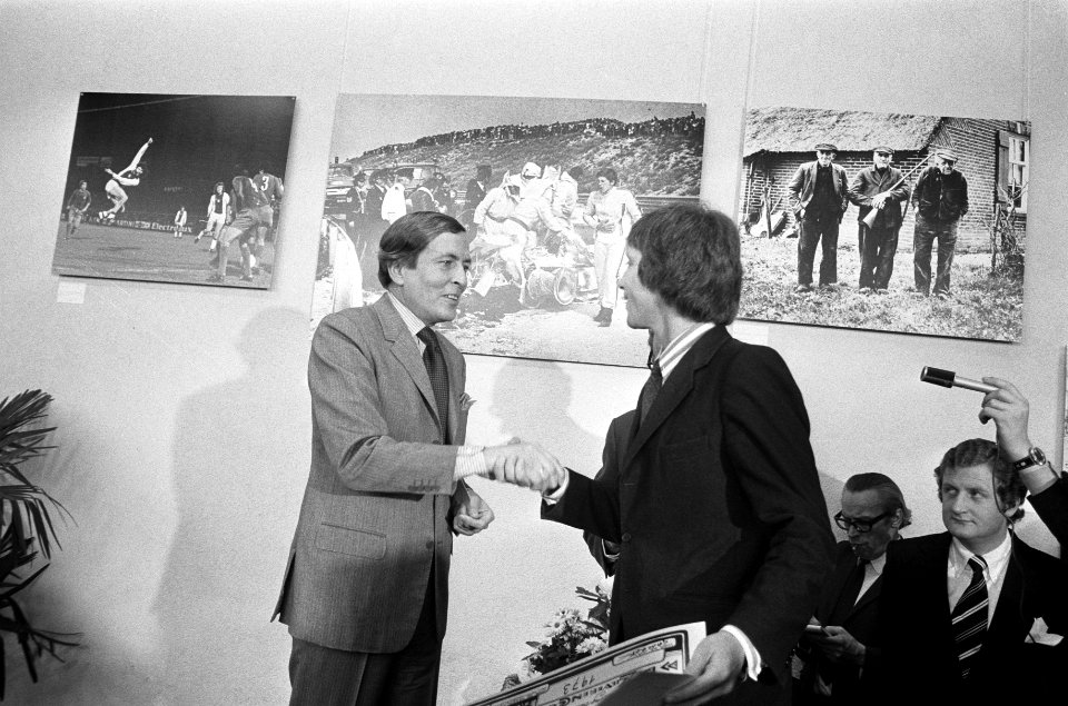 De prins met één van de juryleden (), Bestanddeelnr 926-8456