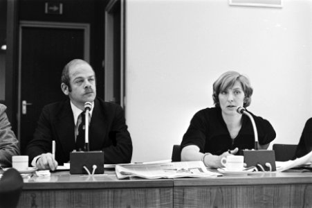 De PPR licht haar partijstandpunt toe over het uitsluiten van het CDA als toeko…, Bestanddeelnr 929-1014