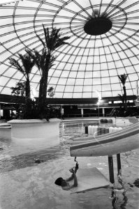 De Mirandabad in Amsterdam aanstaande vrijdag open zwemmers met boormachine in , Bestanddeelnr 930-0935