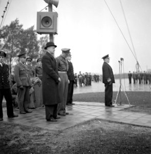 De Prins aanwezig bij een militaire plechtighheid, Bestanddeelnr 255-9095