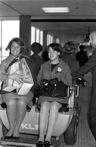 De prinses bij haar vertrek van Schiphol, Bestanddeelnr 921-7143