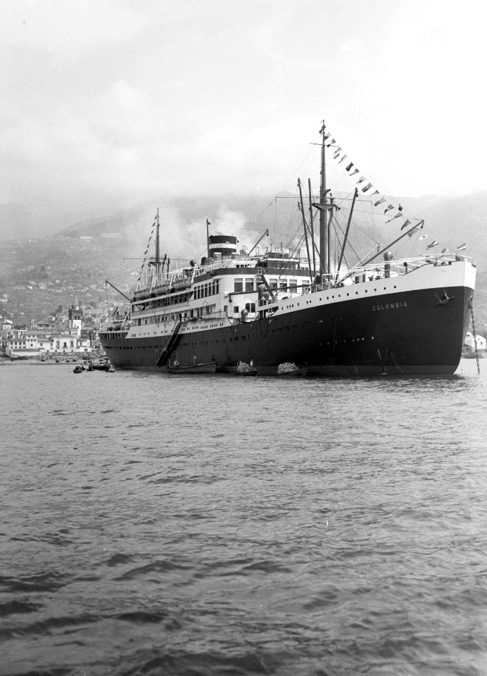 De MS Colombia in de haven van Funchal op Madeira, Bestanddeelnr 190-0140