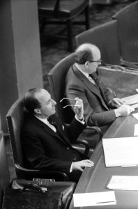 De Mammoetwet in de Eerste Kamer, nr. 11 en 12 Van Hulst CHU, Bestanddeelnr 914-7885