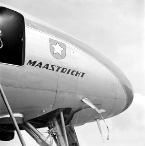 De naambelettering van het het viermotorige KLM Lockheed Constellation passagi…, Bestanddeelnr 255-8907