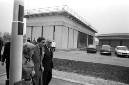 De prins vertrekt bij de zuiveringsinstallatie, Bestanddeelnr 926-8740