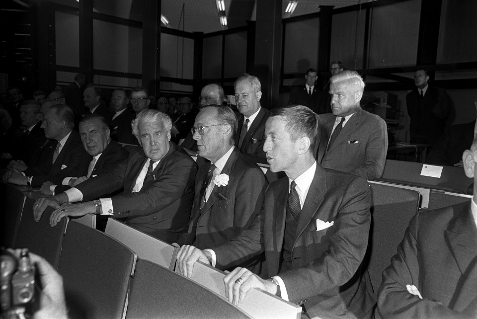 De Prins zit in een collegebank, Bestanddeelnr 921-6552