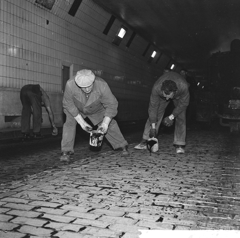 De Maastunnel (opdracht Vrije Volk Rotterdam), Bestanddeelnr 914-1632