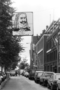 De Ruyterkade in Amsterdam gedoogplaats heroinehoeren portret Michiel de Ruyter, Bestanddeelnr 933-4559