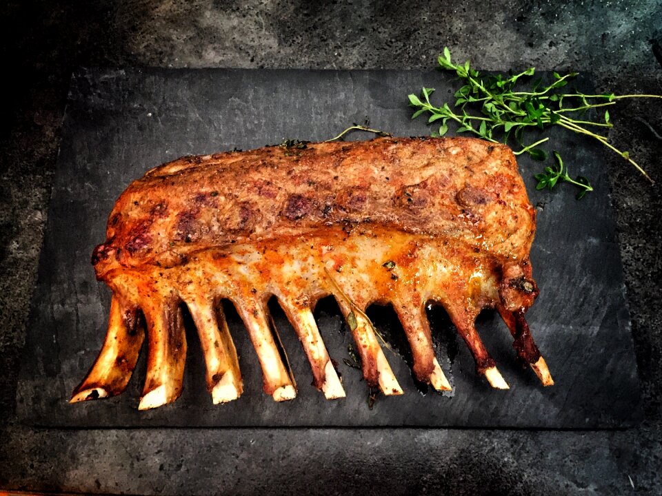 Butcher cooking rib