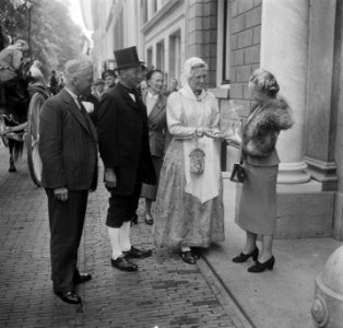 De Schermerdansers bij Amsterdamse Burgemeester, Bestanddeelnr 905-1302