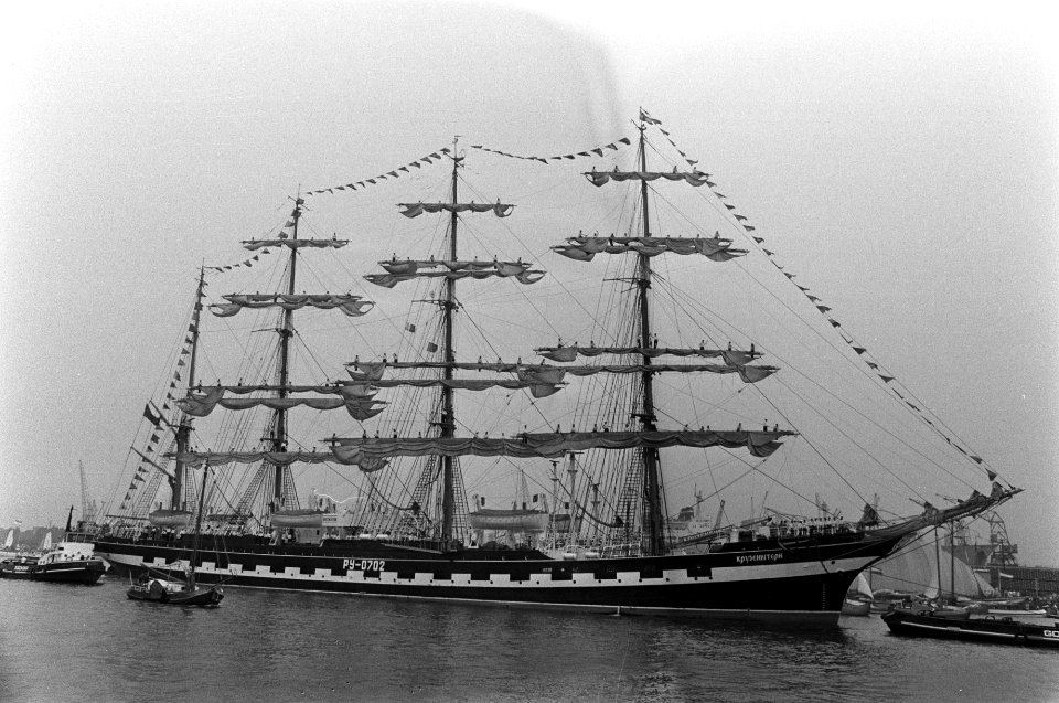 De Russische vier mast bark Krusenstern, Bestanddeelnr 928-1017