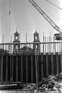 De Mozes en Aäronkerk temidden van de bouwactiviteiten, Bestanddeelnr 925-6623
