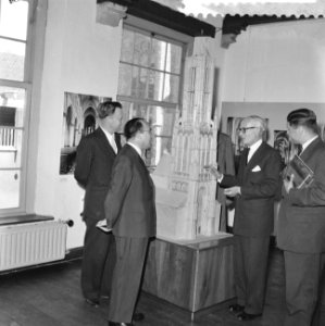 De minister van Onderwijs Kunsten & Wetenschappen, Zijne Excellentie mr. J.M.T.T, Bestanddeelnr 910-4564
