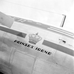 De naambelettering van het het viermotorige KLM Douglas DC-6 passagiersvliegtui…, Bestanddeelnr 255-8899