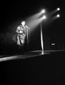 De Rika Jansen One Woman Show in Rembrandttheater, Rika Jansen in haar show, Bestanddeelnr 916-6518