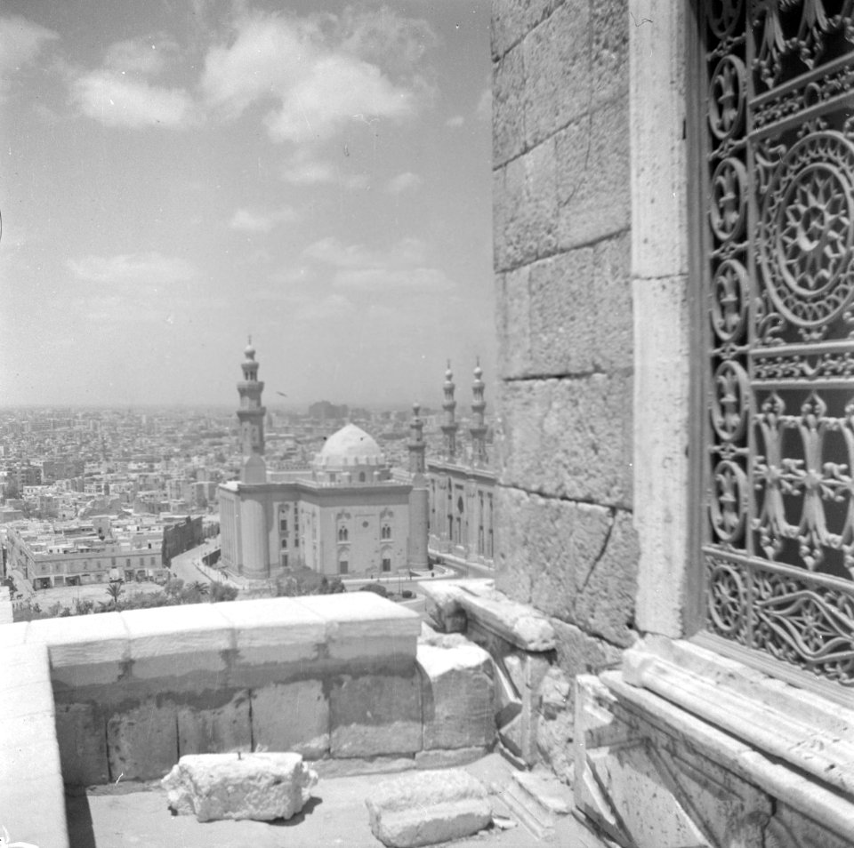 De Moskee al Rifai in Caïro gezien vanaf de citadel, Bestanddeelnr 255-6624