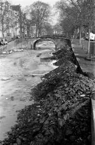 De Reguliersgracht in Amsterdam als stortplaats gebruikt, Bestanddeelnr 914-9022