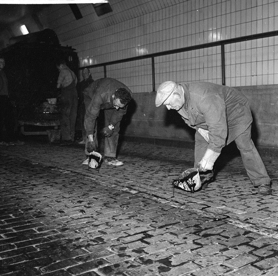 De Maastunnel (opdracht Vrije Volk Rotterdam), Bestanddeelnr 914-1634