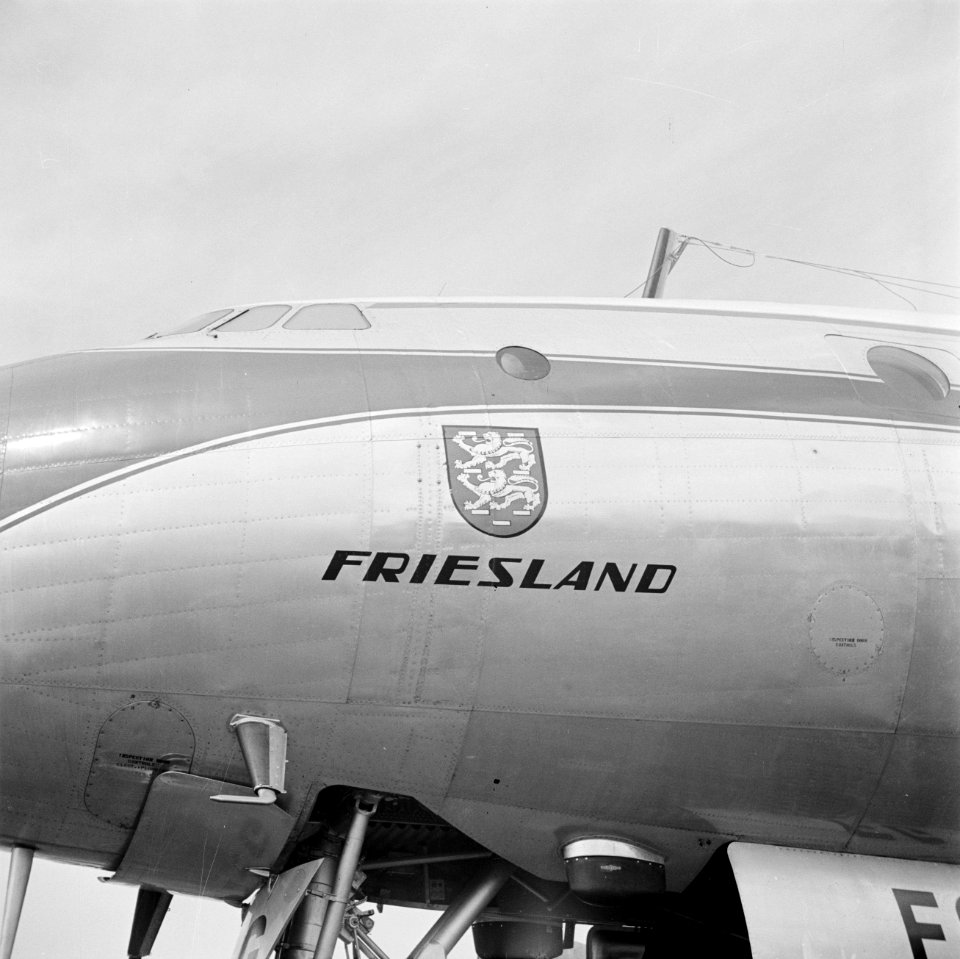 De naambelettering van het het viermotorige KLM Lockheed Constellation passagi…, Bestanddeelnr 255-8906