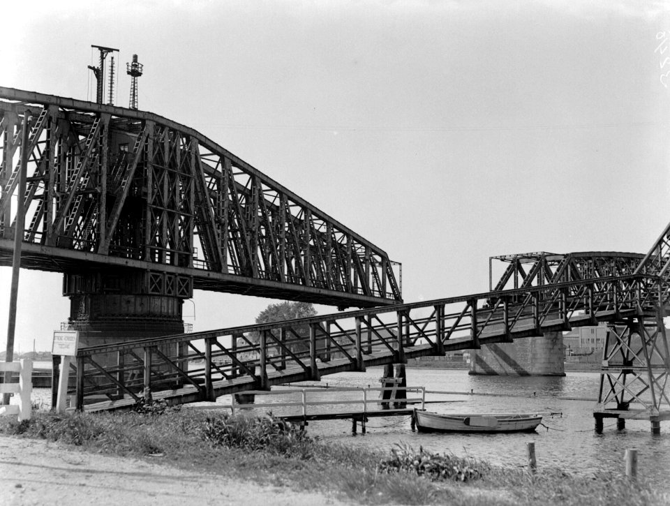 De staalconstructie van de Hembrug over het Noordzeekanaal, Bestanddeelnr 189-0476