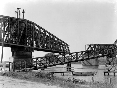 De staalconstructie van de Hembrug over het Noordzeekanaal, Bestanddeelnr 189-0476