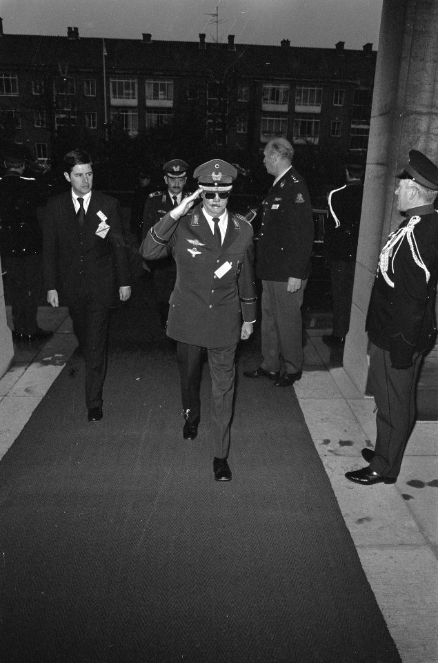 De Westduitse generaal Joh Steinhoff (voorzitter Militair Commando NAVO) bij aa, Bestanddeelnr 926-8068
