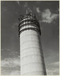 De PTT-toren in de Waarderpolder. NL-HlmNHA 54004445